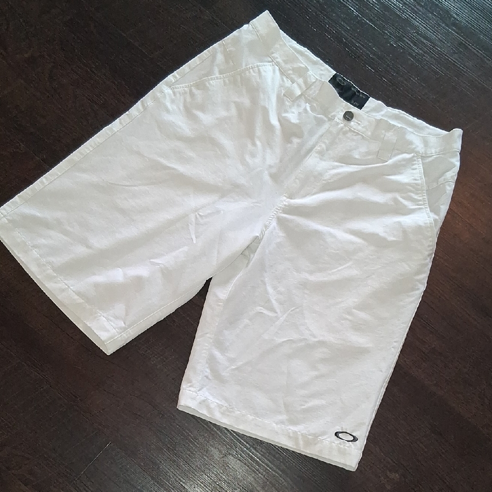 Oakley Men's White Flat Front Casual Shorts